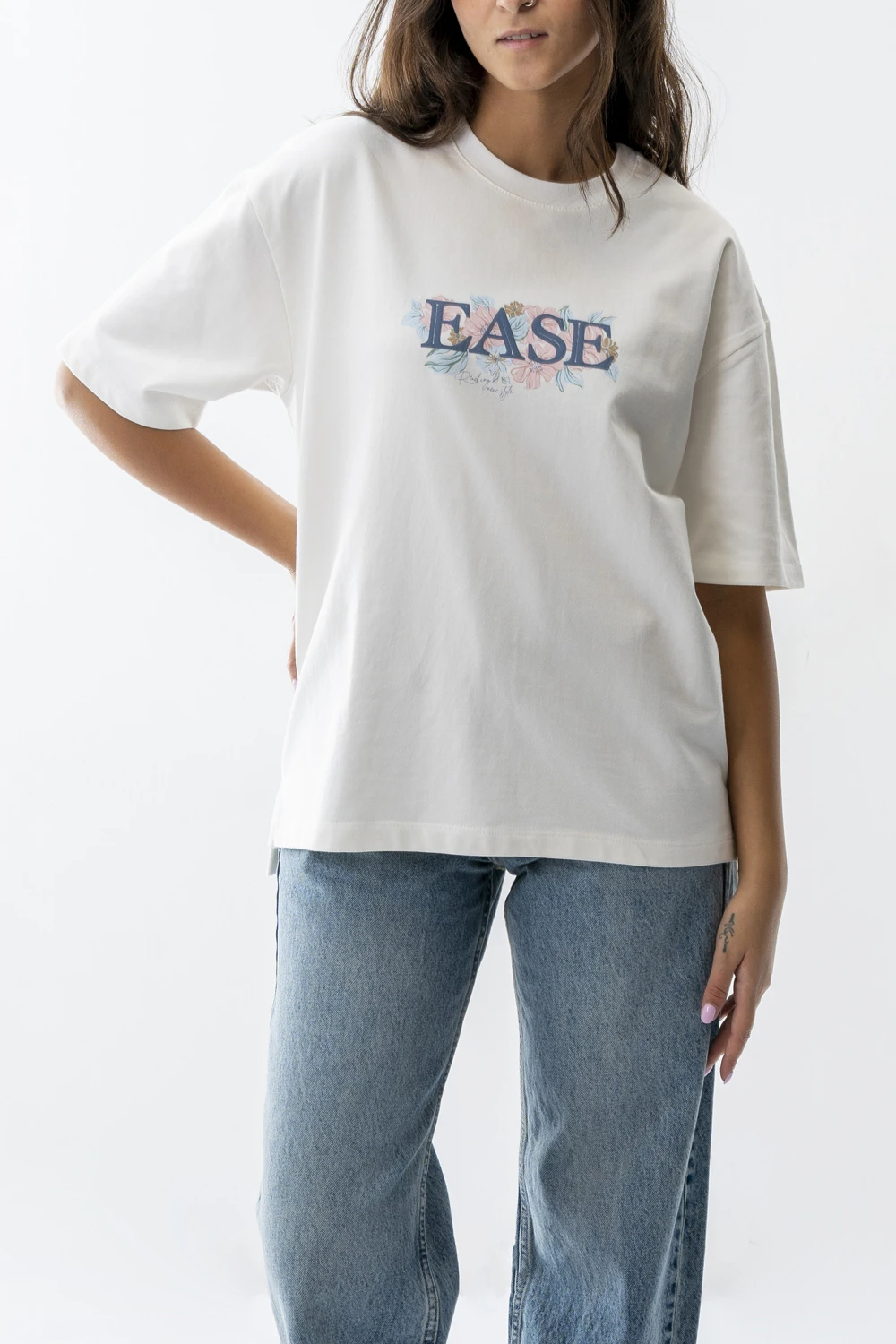 تیشرت ریلکس فیت پشت بلند چاپی زنانه